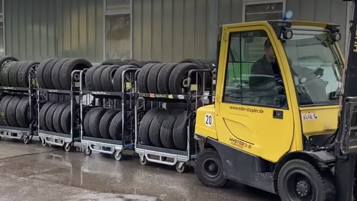Anteprima video: Trasporto pneumatici a convoglio con il Loggyflex RT